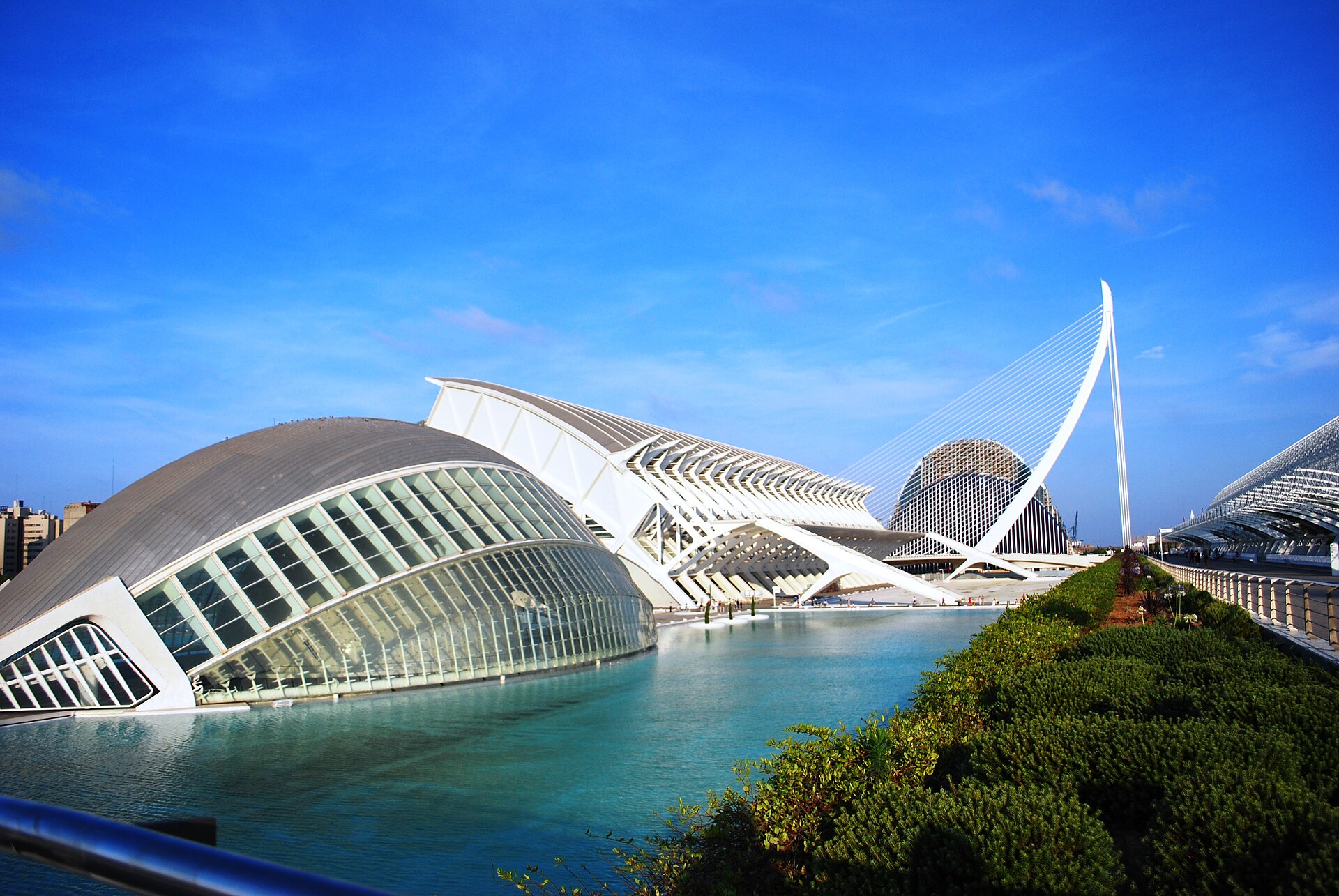 Ciudad de las Artes al atardecer