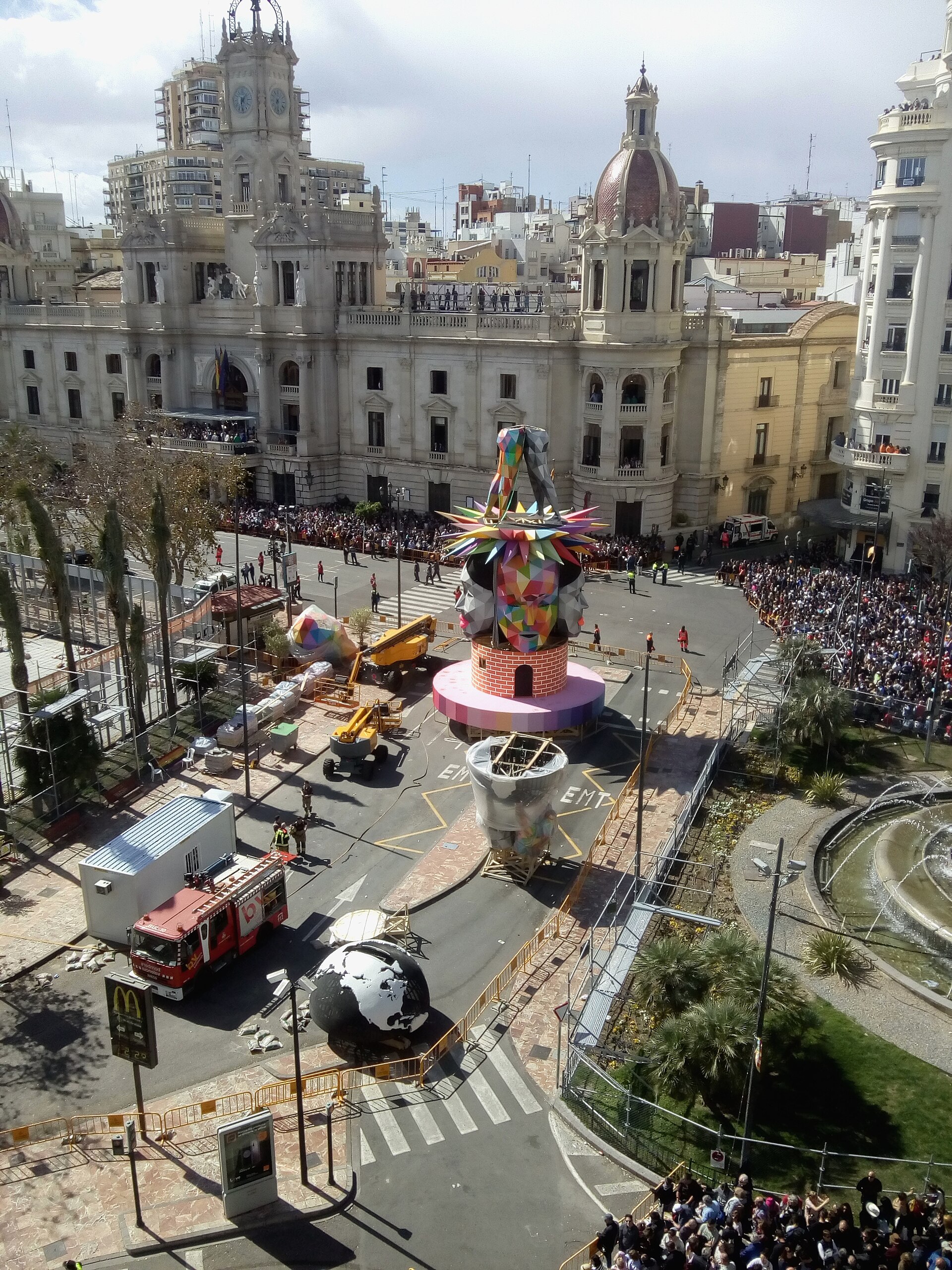 Fallas: la ciudad en llamas (y en fiesta)